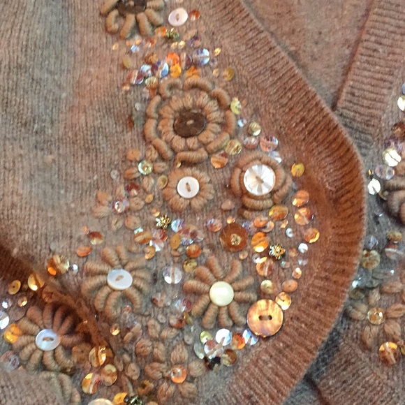 Subtle Luxury Cashmere Sweater - Picture 3 of 3